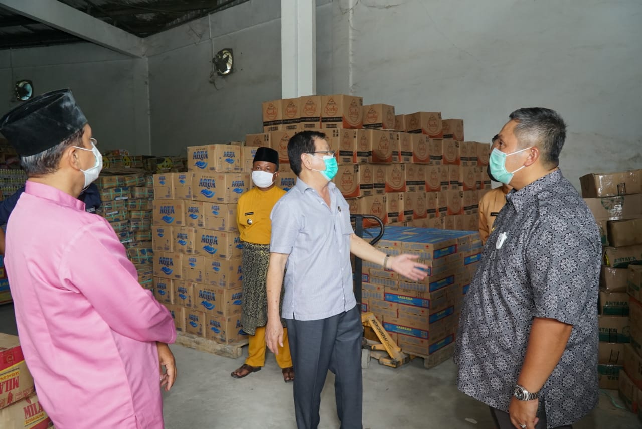 kunjungi gudang sembako di 4 kecamatan herry pastikan stok pangan karimun tersedia